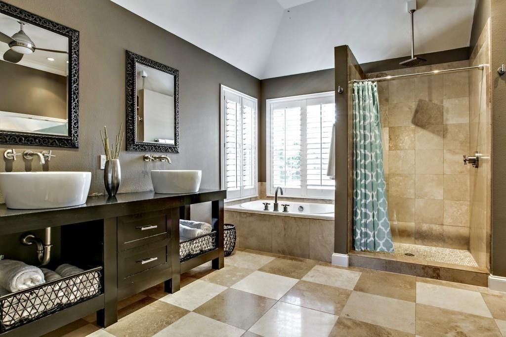 Best 20 Modern Bathroom Tiles Designs in 2025